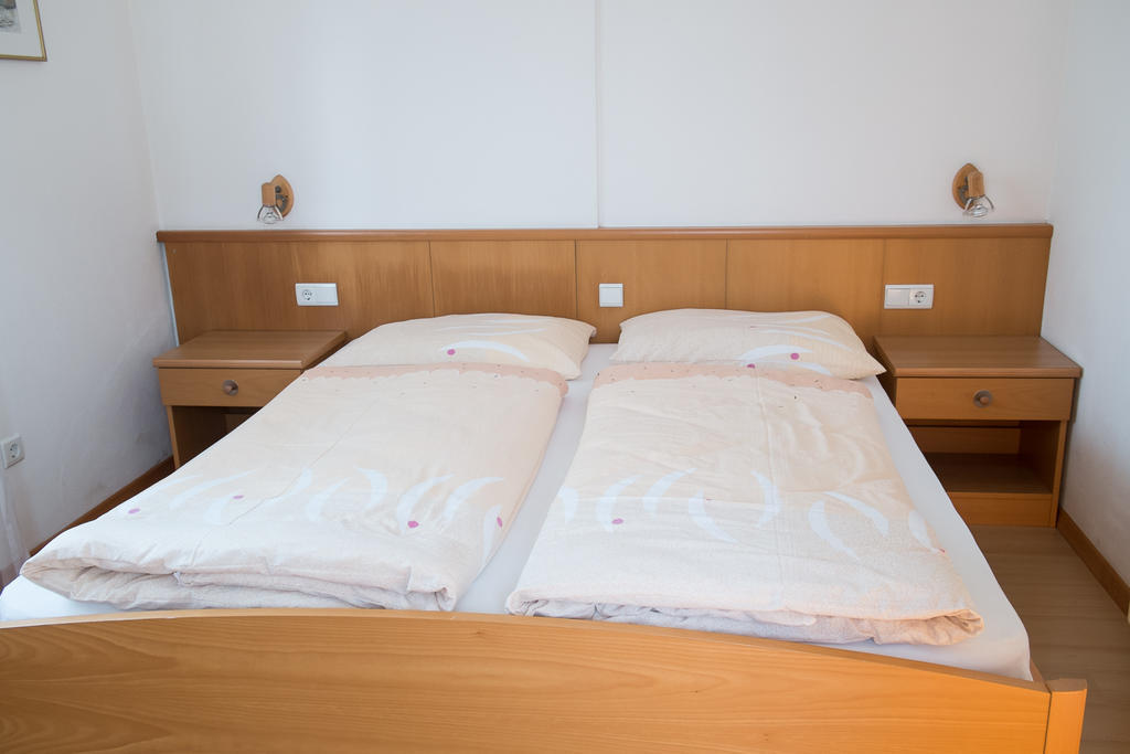 Ferienwohnung Pippohof Eppan an der Weinstraße Værelse billede